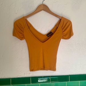 URBAN OUTFITTERS OFF THE SHOULDER CROP